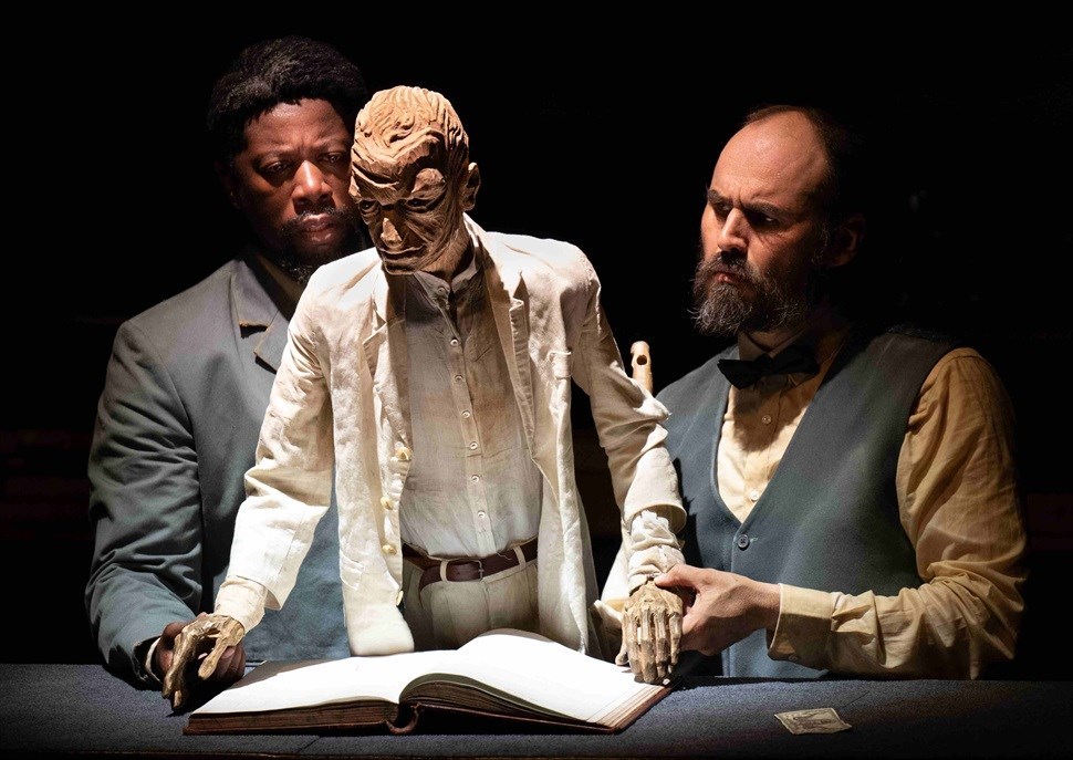  Faustus in Africa! · Teatre Lliure