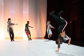 ANNE TERESA DE KEERSMAEKER, RADOUAN MRIZIGA / ROSAS, A7LA5 "Il Cimento dell’Armonia e dell’Inventione"