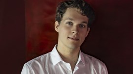 Lukas Sternath, piano