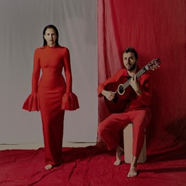 ALBA CARMONA I JESÚS GUERRERO. Ofrenda