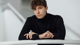 Estiu al Palau - 'Festeig i giravolt'