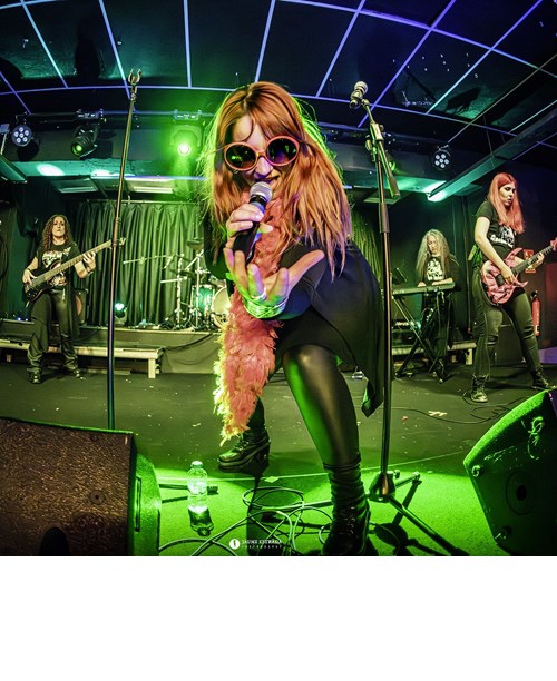 WIMEN FESTIVAL: Rockin Ladies Band