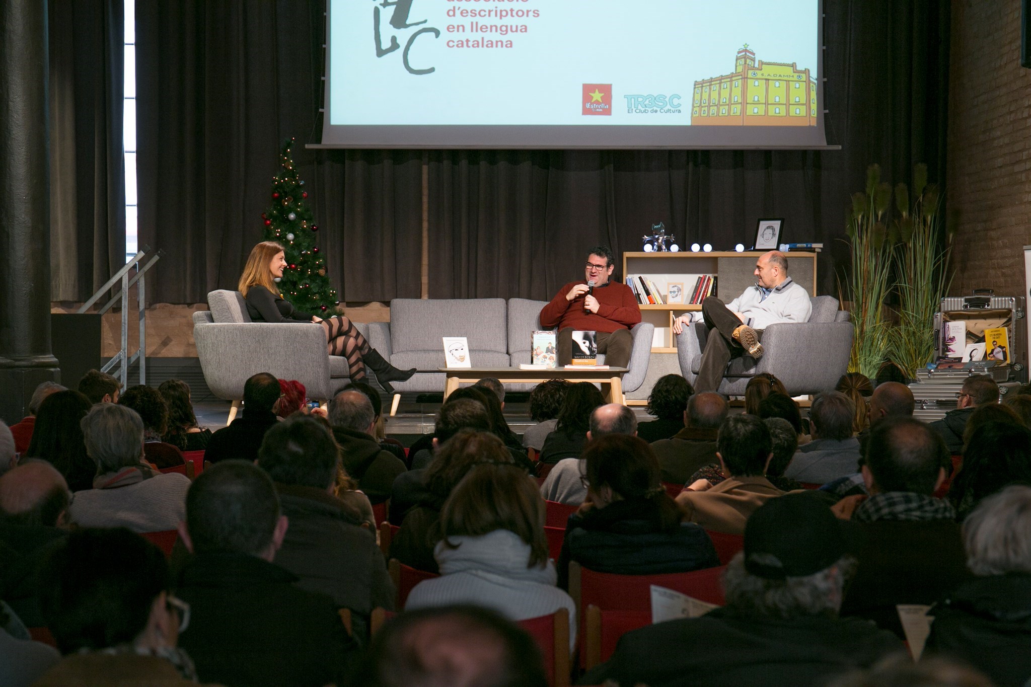 Jordi Puntí i Xavier Bosch, amb Sílvia Cantos