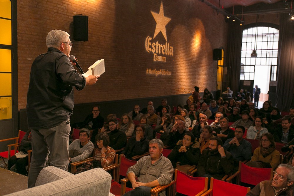  Màrius Serra presentant el seu llibre