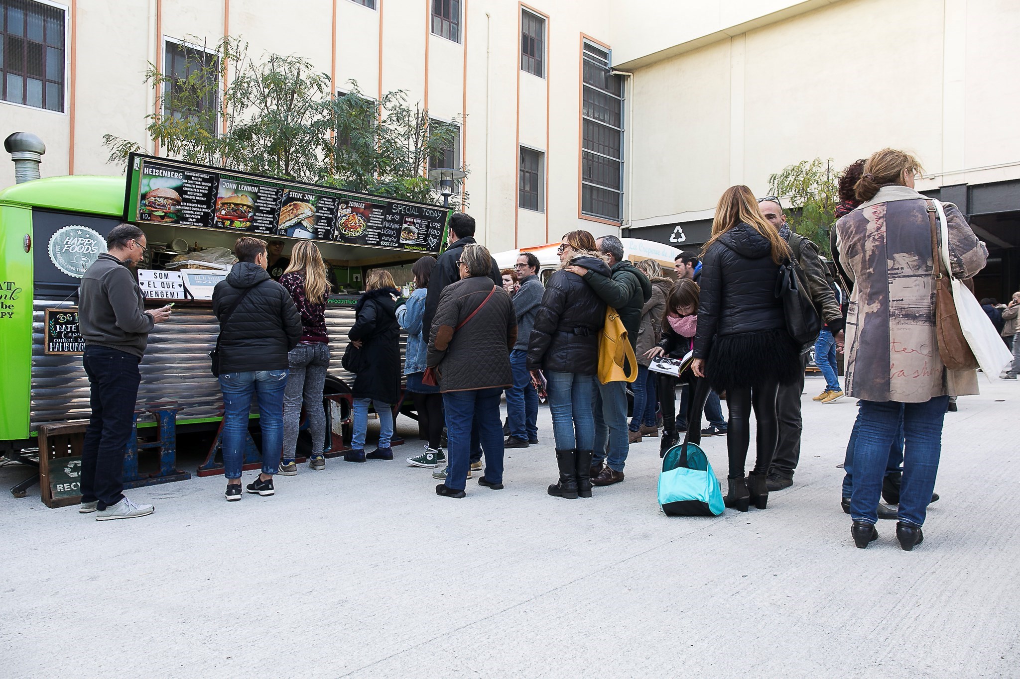  Les foodtrucks a la plaça del Mercat