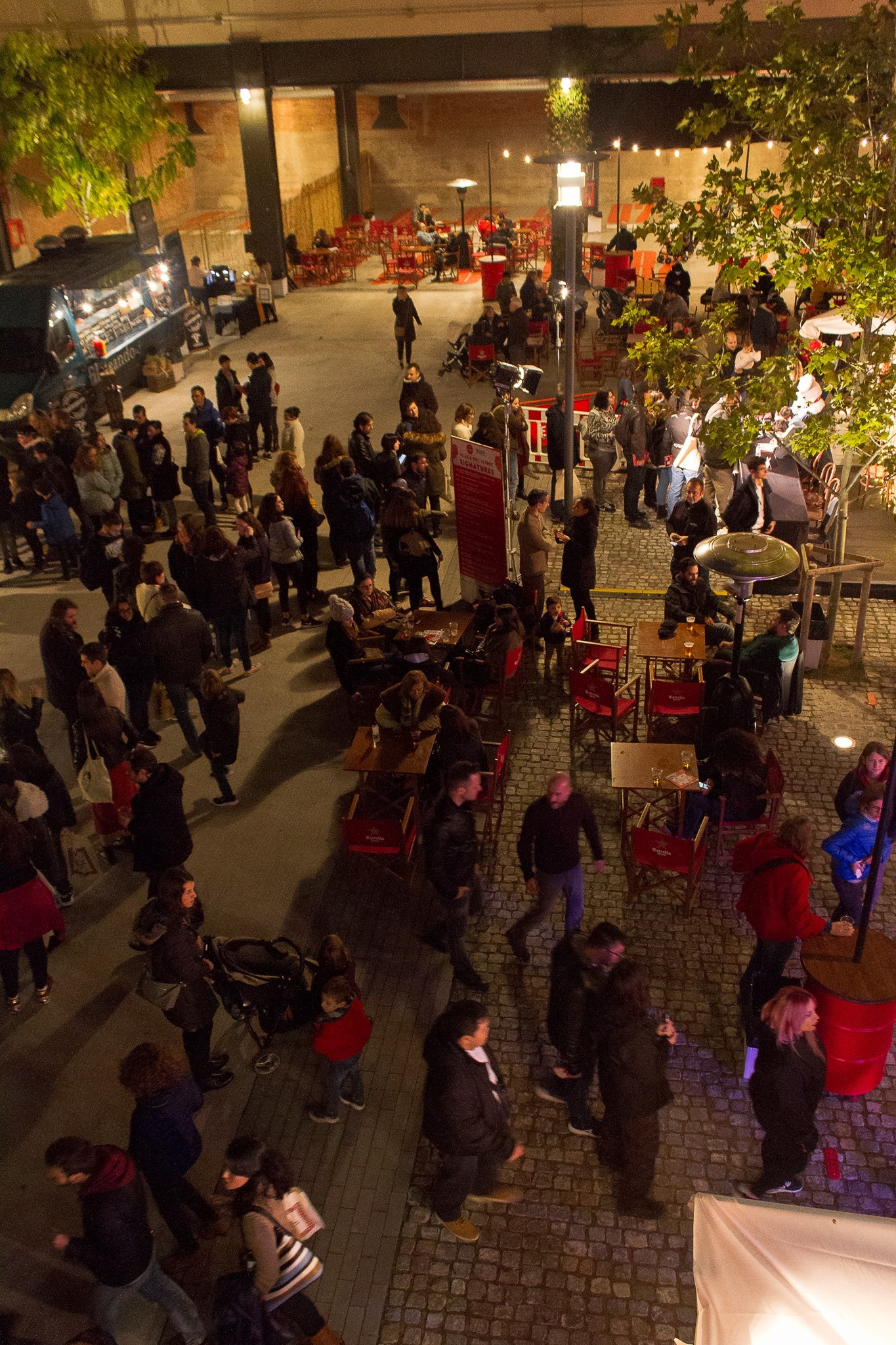  La plaça del Mercat a última hora