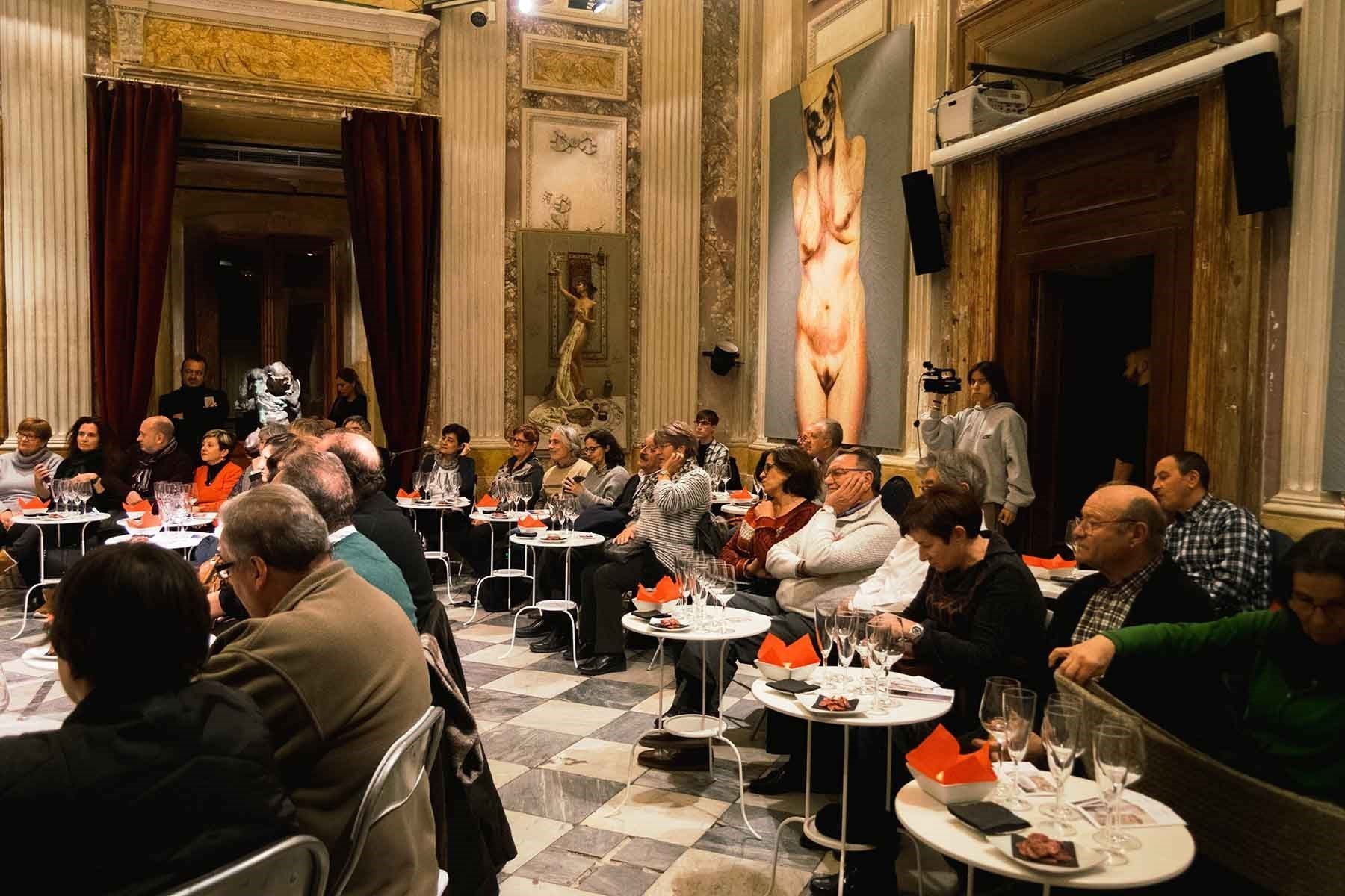 #VisàVisTR3SC amb Lídia Heredia, Codorniu i embotits de la Cooperativa Plana de Vic #VisàVisTR3SC amb Lídia Heredia, Codorniu i embotits de la Cooperativa Plana de Vic